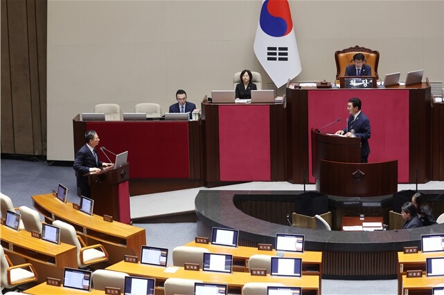 신정훈 행안위원장, 대정부질문서 ‘전...