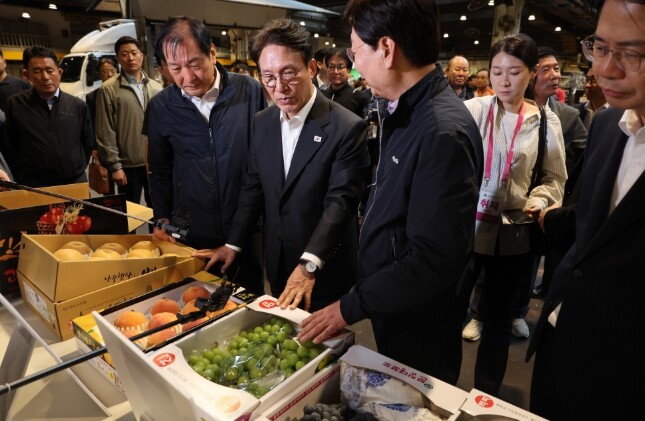 김민석 국무총리, 추석 장바구니 물가...