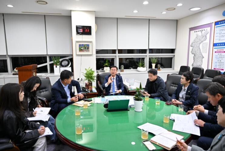 완주군의회 유의식 의장, 삼례 딸기축...