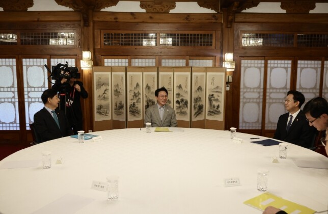 김 총리, 제2회 3+α 회의 주재,...