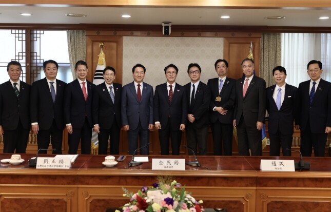 김민석 국무총리, 한·일시장지사회의 ...