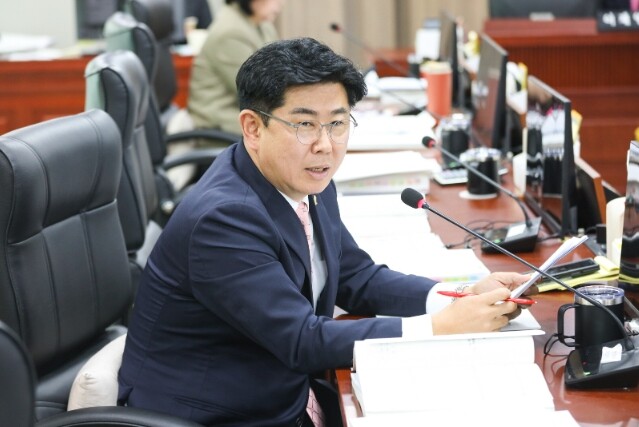 경기도의회 윤충식 의원, 가구 인력 ...