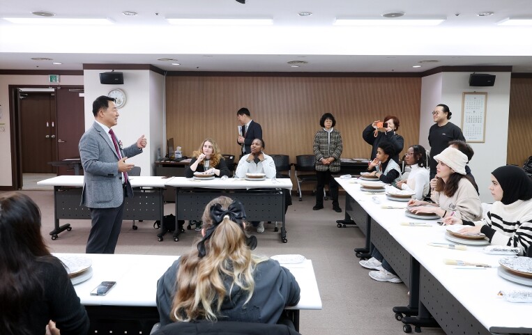 대전 서구, 외국인 주민과 전통 도자...