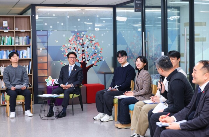 김민석 국무총리, 제5차 미래대화 1...